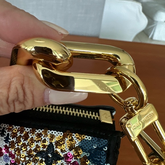 Louis Vuitton - Picture 10 of 10